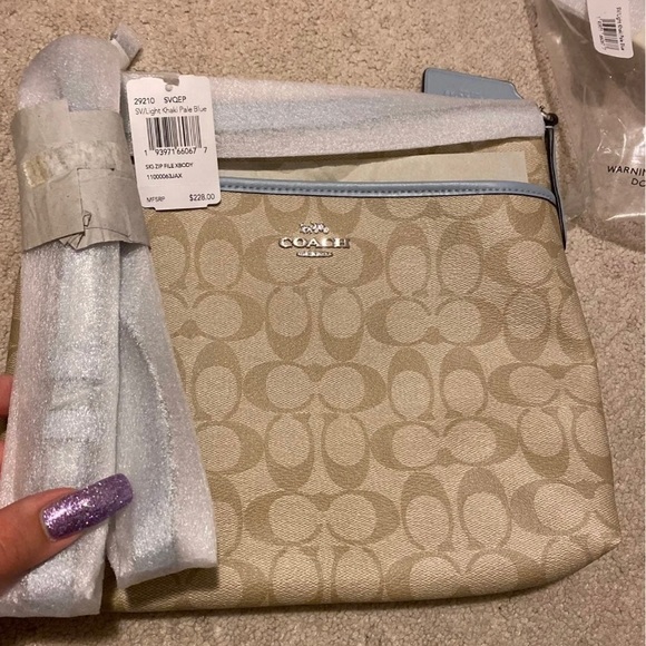 Brand new coach crossbody - Picture 2 of 2